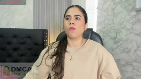 Snapshot of alicy__torres chatting on 06/23/26, 12:25 alicya online show from 06/23/26, 12:25