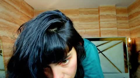 Snapshot of alie_martin_r chatting on 04/06/26, 07:48 Alie online show from 04/06/26, 07:48