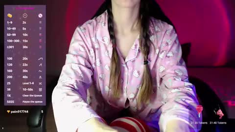 Snapshot of alien_art_lover chatting on 02/12/25, 04:33 Mia online show from 02/12/25, 04:33