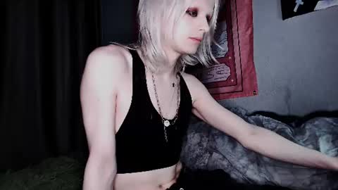 Snapshot of alien_bella chatting on 07/25/26, 11:46 Alien Bella online show from 07/25/26, 11:46