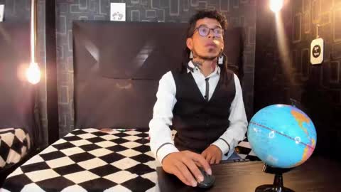 Snapshot of alien_high chatting on 10/04/25, 03:10 AlienHigh FlashNigga online show from 10/04/25, 03:10