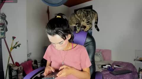 Snapshot of alien_universe chatting on 02/11/26, 01:54 Aiko Independent Model online show from 02/11/26, 01:54