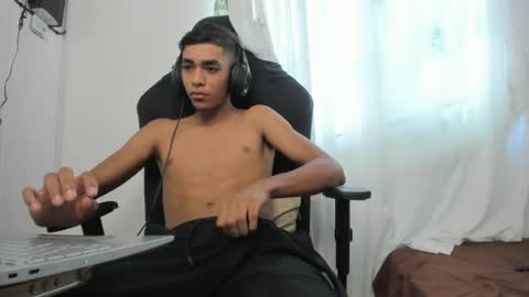 My name is Andrs and Im 18 years old. online show from 06/23/26, 01:53