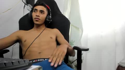 My name is Andrs and Im 18 years old. online show from 06/25/26, 03:16