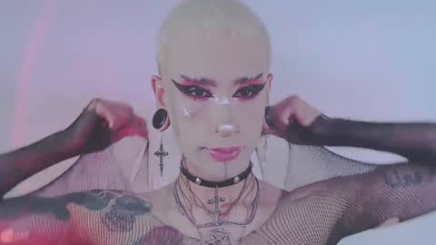 Snapshot of alienexxx chatting on 01/17/26, 11:30 online show from 01/17/26, 11:30