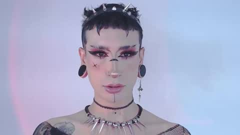     online show from 05/08/26, 12:05