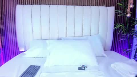 Snapshot of alihamilton_ chatting on 09/24/25, 11:08 Aliha online show from 09/24/25, 11:08