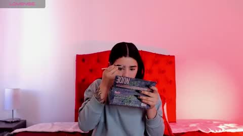 aliice_walker_ online show from 12/20/24, 12:38