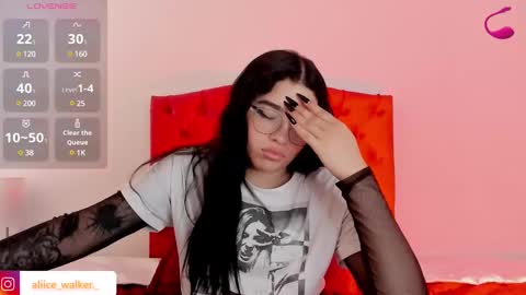 aliice_walker_ online show from 12/23/24, 03:55