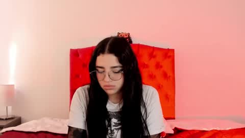 aliice_walker_ online show from 12/23/24, 06:58