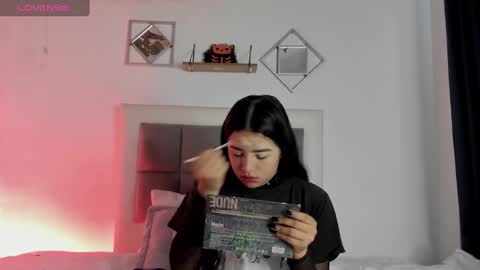 aliice_walker_ online show from 01/10/25, 12:36