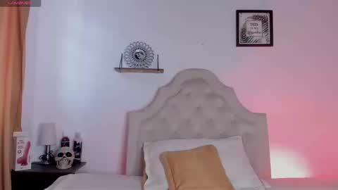 aliice_walker_ online show from 09/15/25, 01:33