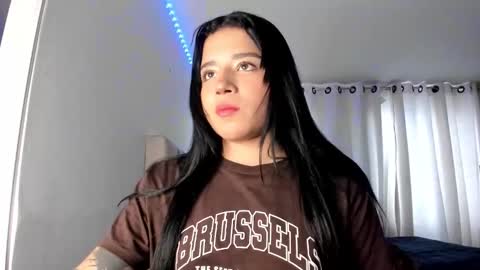 aliice_walker_ online show from 10/20/25, 08:42