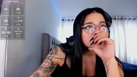 aliice_walker_ online show from 11/13/25, 05:12