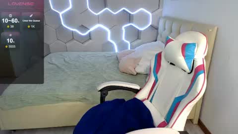 Snapshot of aliicemeow chatting on 06/27/26, 05:56 aliicemeow online show from 06/27/26, 05:56