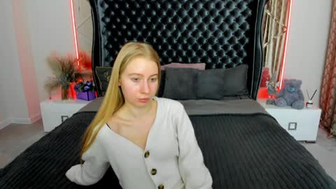 Snapshot of alina__blonde chatting on 04/01/26, 02:36 Alina online show from 04/01/26, 02:36