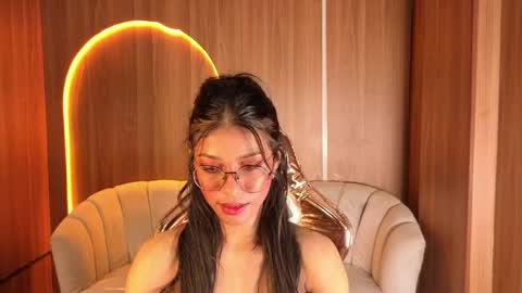alina_b_ online show from 04/01/26, 08:39