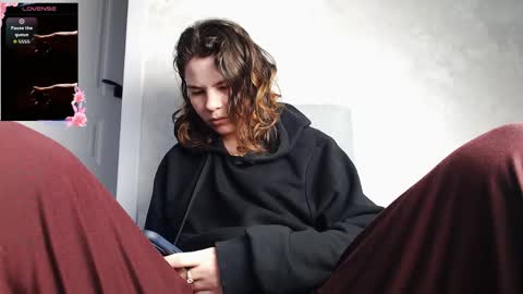 Snapshot of alina_dream chatting on 04/06/26, 01:47 Alina online show from 04/06/26, 01:47