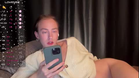 Snapshot of alina_flow chatting on 12/04/24, 12:36 Alexa online show from 12/04/24, 12:36