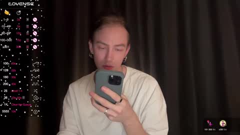 Snapshot of alina_flow chatting on 12/08/24, 01:14 Alexa online show from 12/08/24, 01:14