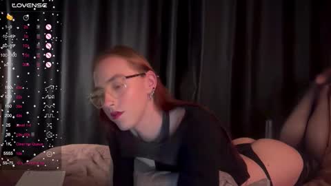 Snapshot of alina_flow chatting on 09/12/25, 06:19 Alexa online show from 09/12/25, 06:19