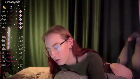 Snapshot of alina_flow chatting on 09/25/25, 02:54 Alexa online show from 09/25/25, 02:54