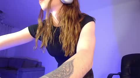Snapshot of alina_lee01 chatting on 05/20/26, 02:07 NYX online show from 05/20/26, 02:07