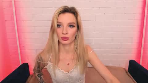 Alina online show from 12/03/25, 01:35