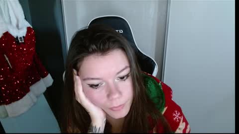 Snapshot of alina_nightshade chatting on 11/29/25, 08:01 Alina Nightshade online show from 11/29/25, 08:01