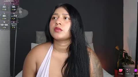 Snapshot of alinakiss_ chatting on 06/22/26, 12:45 lili online show from 06/22/26, 12:45