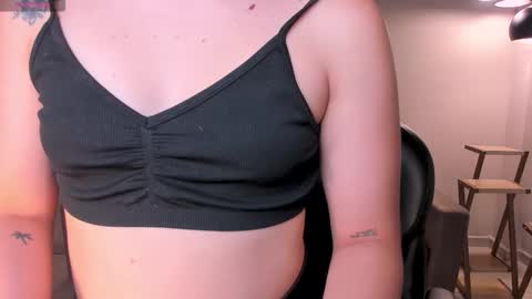 Snapshot of alinakravitz_ chatting on 10/28/25, 11:58 alinakravitz_ online show from 10/28/25, 11:58