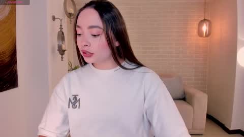 alinakravitz_ online show from 04/24/26, 06:21