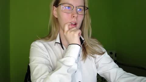 Snapshot of alinasei chatting on 03/16/26, 12:31 alinasei online show from 03/16/26, 12:31