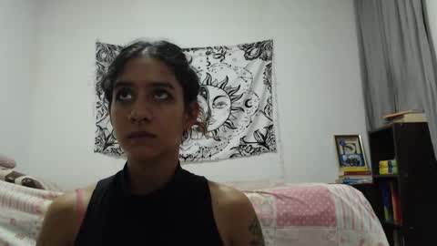 Snapshot of alinawoolf_ chatting on 01/13/25, 02:39  Ali  online show from 01/13/25, 02:39