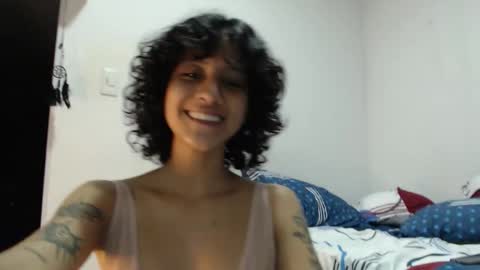 Snapshot of alinawoolf_ chatting on 10/07/25, 11:57  Ali  online show from 10/07/25, 11:57