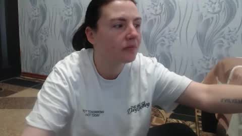 Snapshot of alinaxjames chatting on 05/16/26, 08:44 AlinaxJames online show from 05/16/26, 08:44