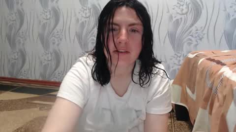 Snapshot of alinaxjames chatting on 06/03/26, 03:28 AlinaxJames online show from 06/03/26, 03:28