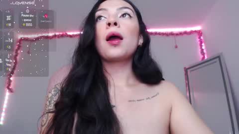 Snapshot of alisa__cain chatting on 12/18/24, 07:26 Alejandra online show from 12/18/24, 07:26