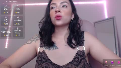 Snapshot of alisa__cain chatting on 01/30/25, 08:43 Alejandra online show from 01/30/25, 08:43