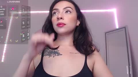 Snapshot of alisa__cain chatting on 03/04/25, 03:55 Alejandra online show from 03/04/25, 03:55