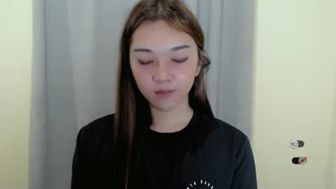 Snapshot of alisa_kiss_ chatting on 02/11/25, 12:05 Shanti xhey online show from 02/11/25, 12:05