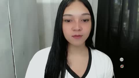 Snapshot of alisa_kiss_ chatting on 11/19/25, 04:01 Shanti xhey online show from 11/19/25, 04:01