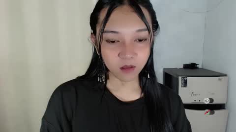 Snapshot of alisa_kiss_ chatting on 12/17/25, 08:53 Shanti xhey online show from 12/17/25, 08:53