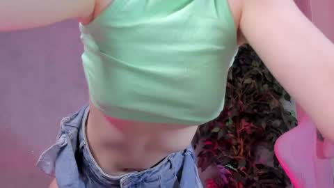Snapshot of alisa_lesly chatting on 01/15/25, 07:15 Alisa GMT2 Wen - Sun 10 AM - 4 PM except Monday and Tuesday online show from 01/15/25, 07:15