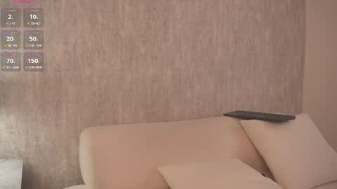 Snapshot of alisa_roldan chatting on 06/19/26, 01:59 online show from 06/19/26, 01:59