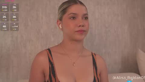 Snapshot of alisa_roldan chatting on 06/26/26, 01:04 online show from 06/26/26, 01:04