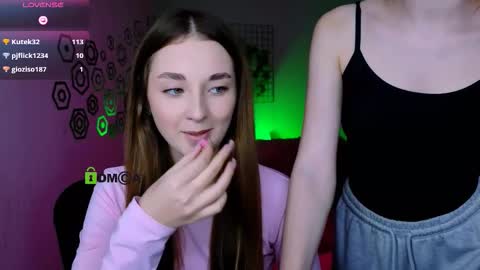 Alisa online show from 11/19/25, 01:11