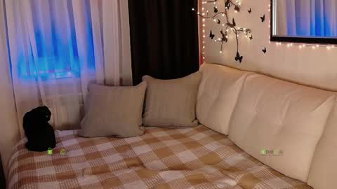 Snapshot of alisabo chatting on 02/28/26, 02:01 Alice online show from 02/28/26, 02:01