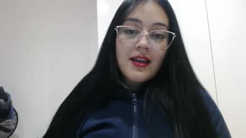 Snapshot of alisha_9997 chatting on 11/20/25, 07:02 alisha_9997 online show from 11/20/25, 07:02