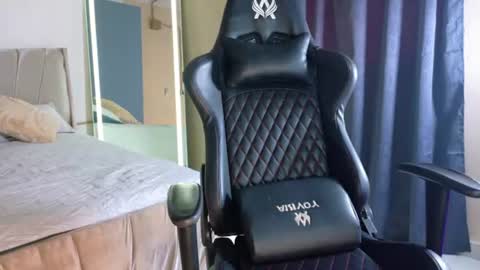 Alisha online show from 06/20/26, 12:19